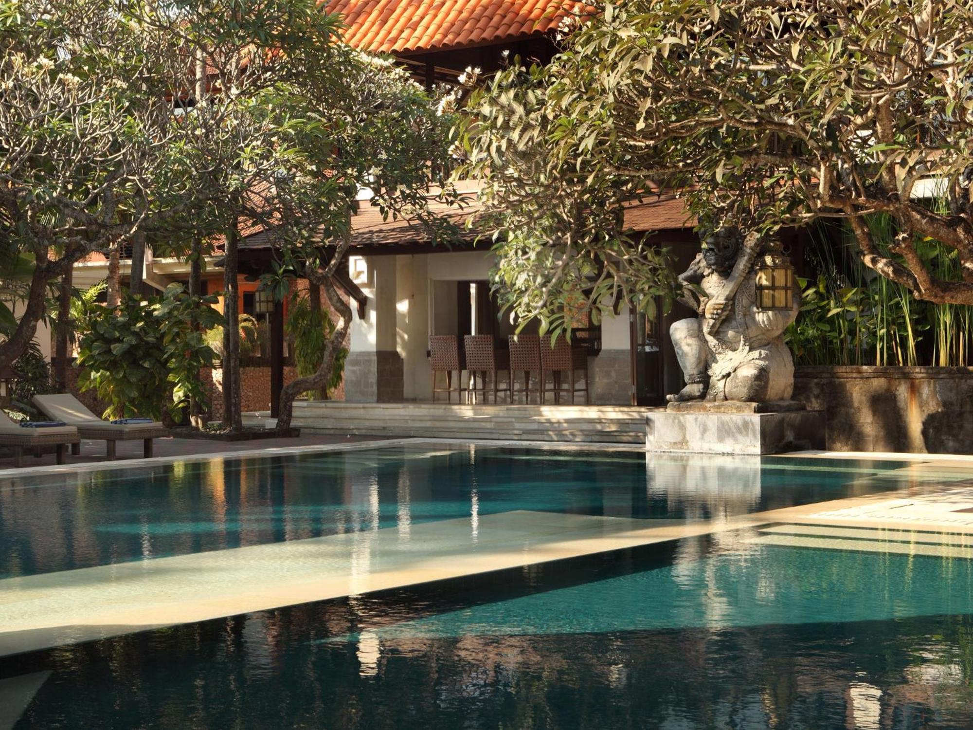 Puri Santrian Hotel Sanur  Exterior photo